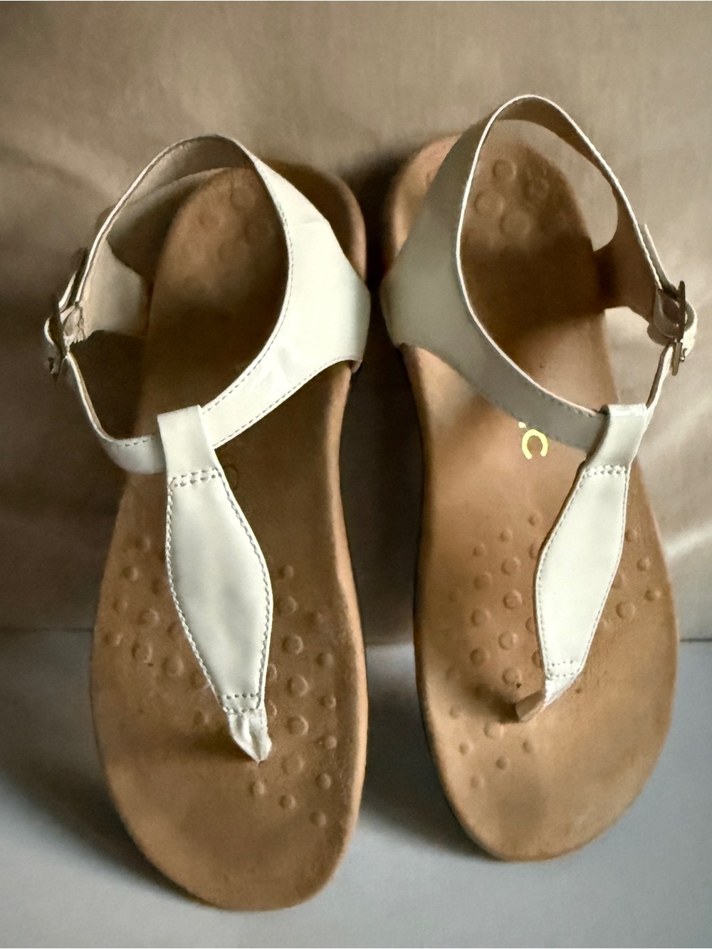 Vionic White Women's White Leather Kirra Strap Thong Sandals Size 6 - Picture 5 of 14